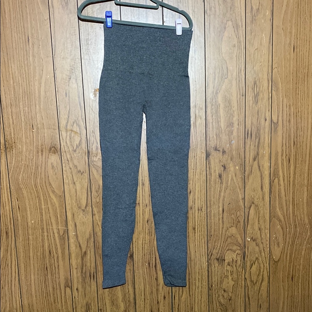 ASSETS by Sara Blakely Gray Ribbed Leggings